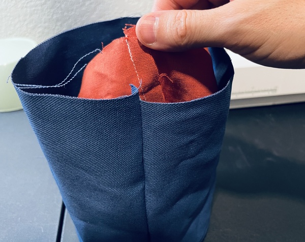 Place the lining inside the outer fabric.